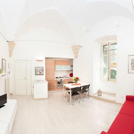 La Piccola Dimora Dell' Alcantarine Apartment เลชเช ภายนอก รูปภาพ