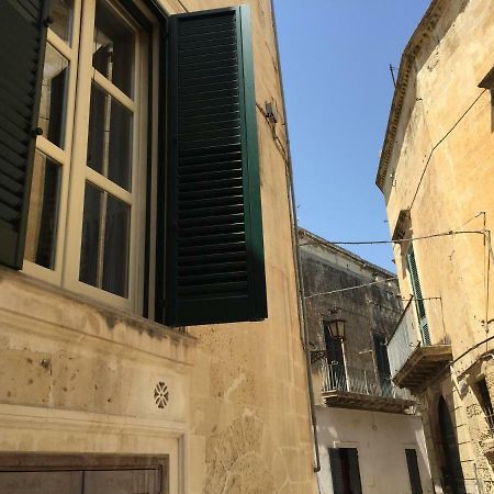 La Piccola Dimora Dell' Alcantarine Apartment เลชเช ภายนอก รูปภาพ