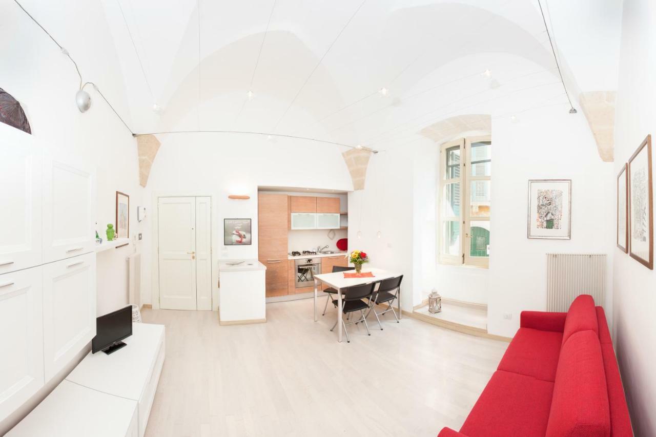 La Piccola Dimora Dell' Alcantarine Apartment เลชเช ภายนอก รูปภาพ