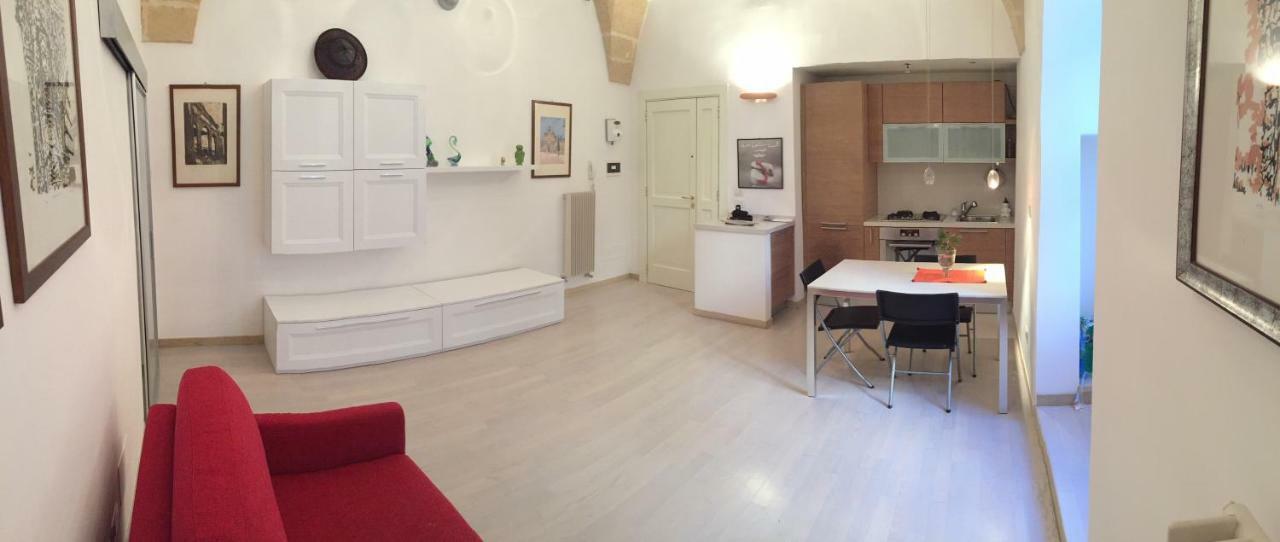 La Piccola Dimora Dell' Alcantarine Apartment เลชเช ภายนอก รูปภาพ